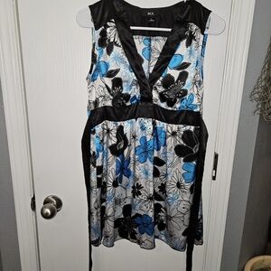 BCX Women's Black and Blue Floral Blouse